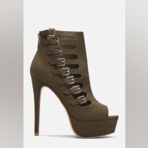 Chrissy Heeled sandal 6.5